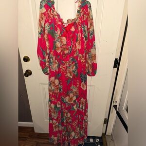 Beautiful Pink off the shoulder maxi dress 🤩